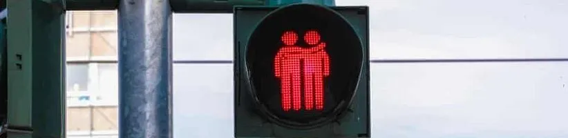 ۱۰ زنگ خطر در روابط عاطفی که باید جدی بگیرید