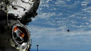 فضاپیمای سایوز ام اس 21 در حالی نزدیک شدن به ایستگاه فضایی بین‌المللی