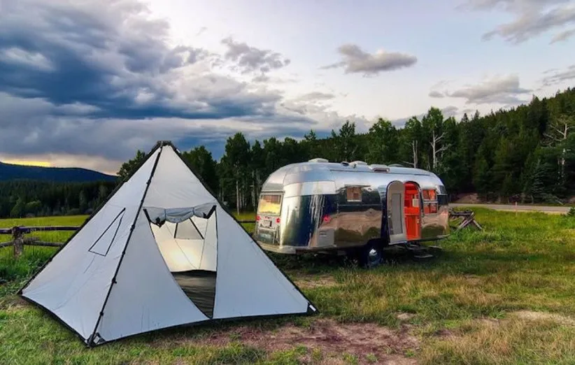 چادر مسافرتی در روزهای بارانی بهار