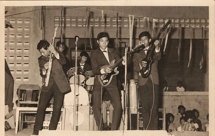 فکر نکن فراموش کردم