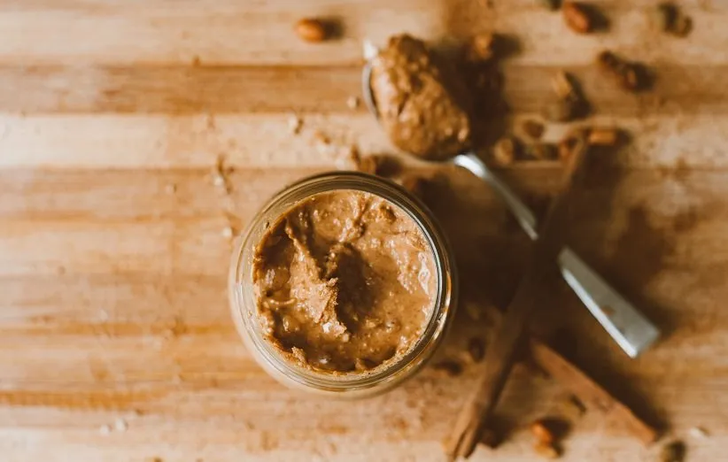 3 فایده‌ی مصرف کره‌ی بادام زمینی برای بدن‌سازی