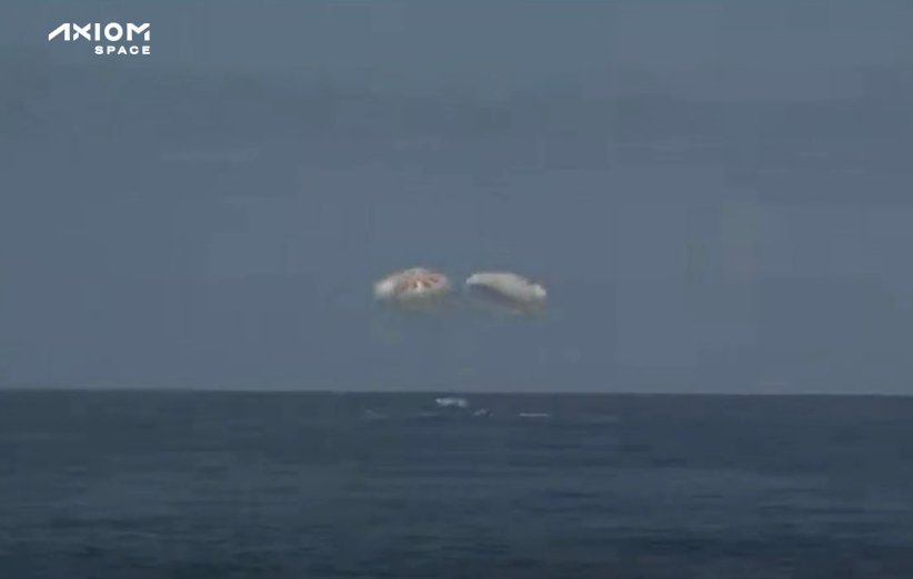 فرود موفق فضاپیمای Ax-1 در آب