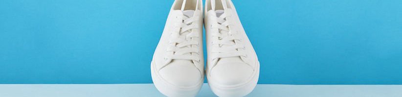 چگونه انواع کفش ورزشی سفید را مثل روز اول تمیز کنیم؟