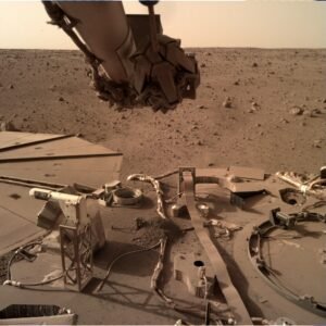 صفحات خورشیدی در مریخ زیر گردوغبار قرار می‌گیرند