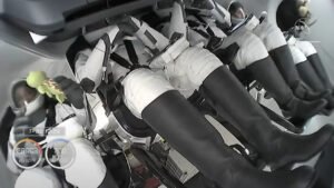فضانوردان کرو-4 در مدار زمین