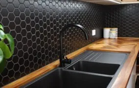 استفاده از کاشی مشکی در آشپزخانه