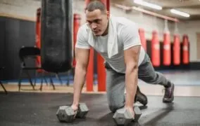 15 تمرین ورزشی که برای مقابله با آسیب‌های نشستن زیاد باید انجام دهید