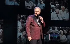 بیلی کریستال