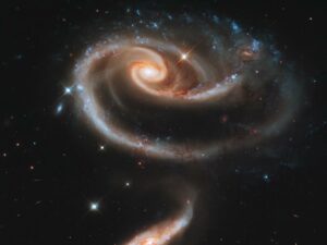 کهکشان مارپیچی آرپ 273