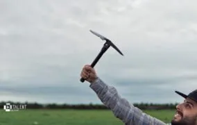 بیل و کلنگ کوهنوردی