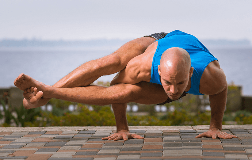15 حرکت پیشرفته‌ی یوگا برای اینکه بدن خود را بیشتر به چالش بکشید