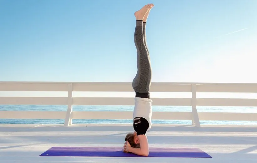 ایستادن روی سر