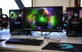 مانیتور 240 هرتزی