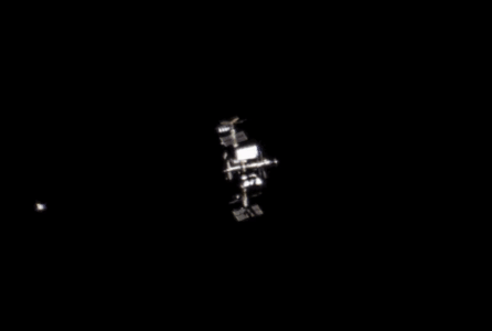 رسیدن کپسول استارلاینر بوئینگ به ایستگاه فضایی از نگاه یک عکاس روی زمین