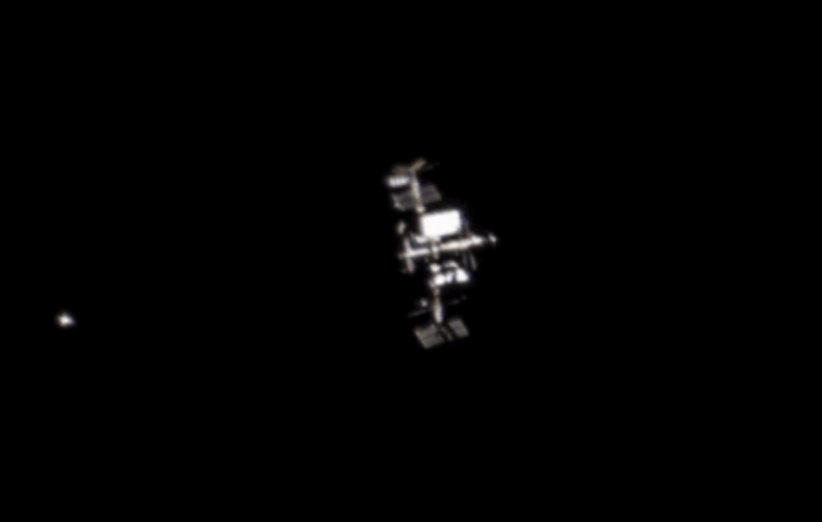 رسیدن کپسول استارلاینر بوئینگ به ایستگاه فضایی از نگاه یک عکاس روی زمین