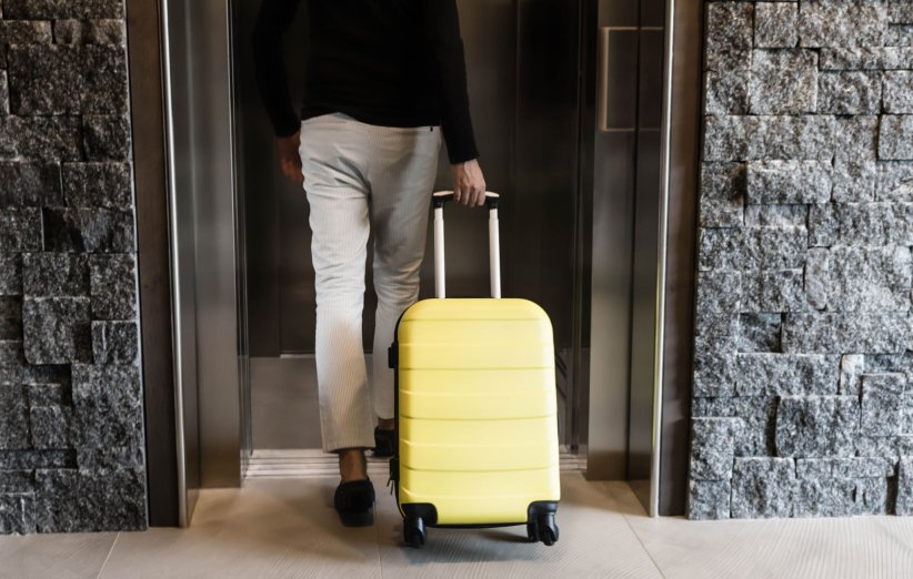 چمدان‌های دستی (Carry-On Luggage)