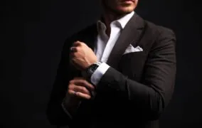 پوشیدن لباس سفید در روزهای گرم بهتر است یا لباس سیاه