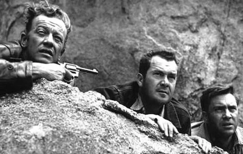 فیلم مسافر بین راهی