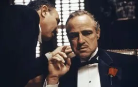 خط آغازین. پدر خوانده. تصویر شاخص