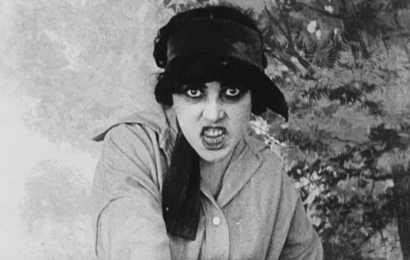 موزیدورا در نقش ایرما وپ