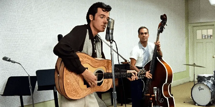 تایلر هیلتون در فیلم «سر به راه باش»، محصول 2005