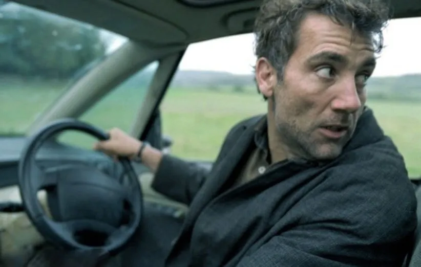 کلایو اوون در نمایی از فیلم فرزندان انسان