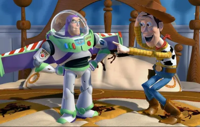 وودی و بازلایتیر در نمایی از داستان اسباب‌بازی