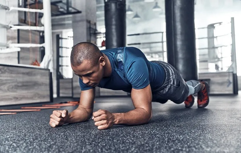 پلانک روی ساعد و حرکت دادن باسن