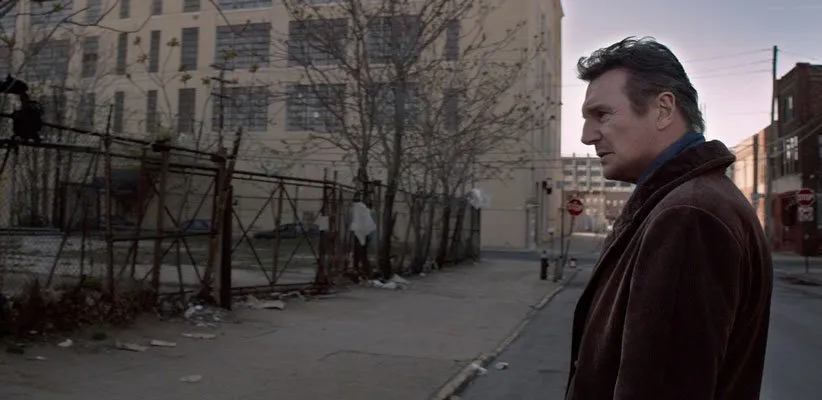 فیلم قدم زدن میان قبرها