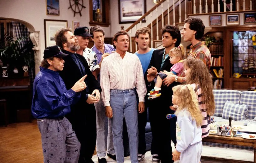 گروه پسران ساحل در خانهی خانوادهی تانرز