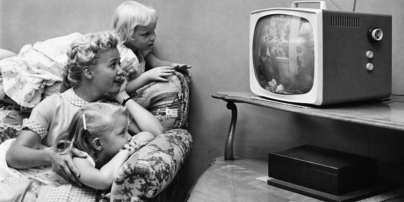 در دهه‌ی 1960 هالیوود در رقابت با تلویزیون عقب افتاد