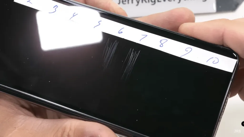 مقاومت گلکسی زد فولد 4