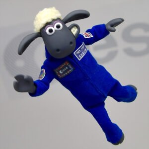 بره ناقلا (شاون گوسفنده) در لباس فضایی
