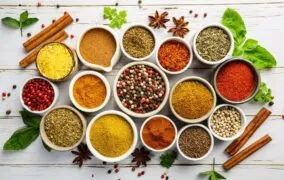 11 گیاه دارویی و ادویه‌ که می‌توانند به کاهش وزن کمک کنند