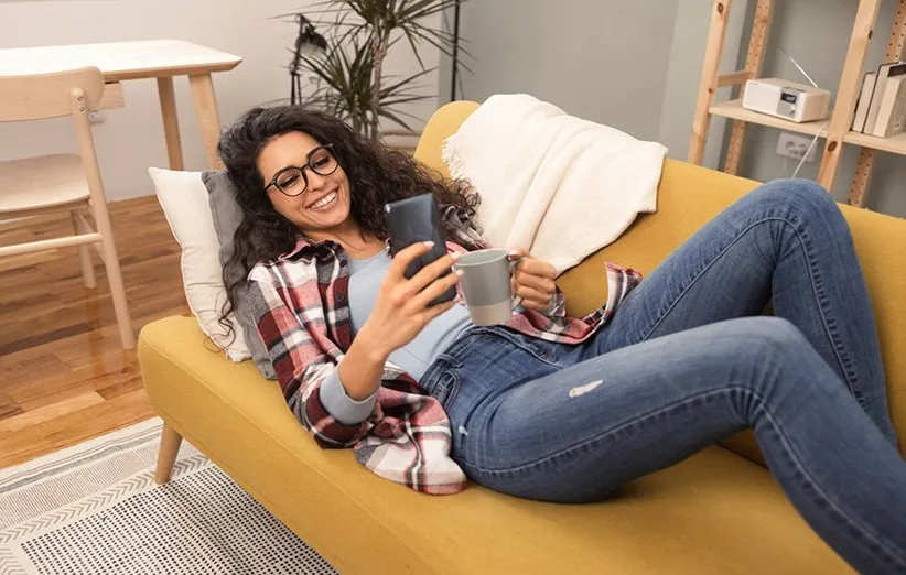 خوابیدن روی مبل و کاهش عمر مفید آن