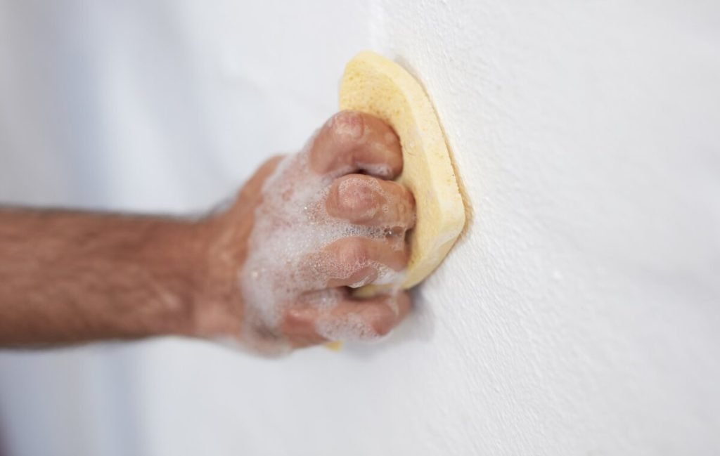 استفاده از مایع ظرفشویی برای تمیز کردن دیوار