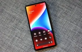 تصاویر زمینه آیفون 14