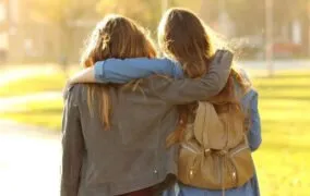 چگونه به دیگران رفتار کردن با خودمان را بیاموزیم