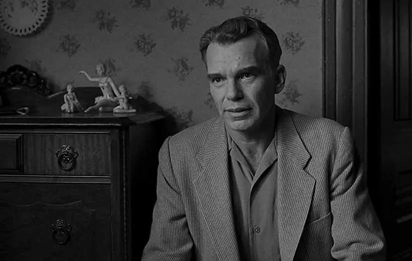 مردی که آن جا نبود