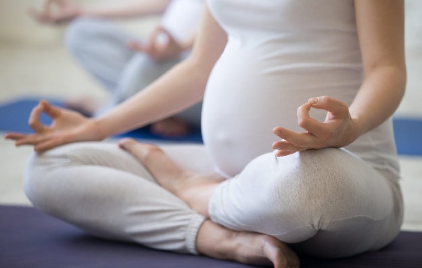 11 تمرین بی‌نظیر یوگا که می‌توانید در دوران بارداری انجام دهید