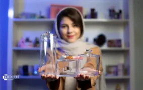 استند آرایشی