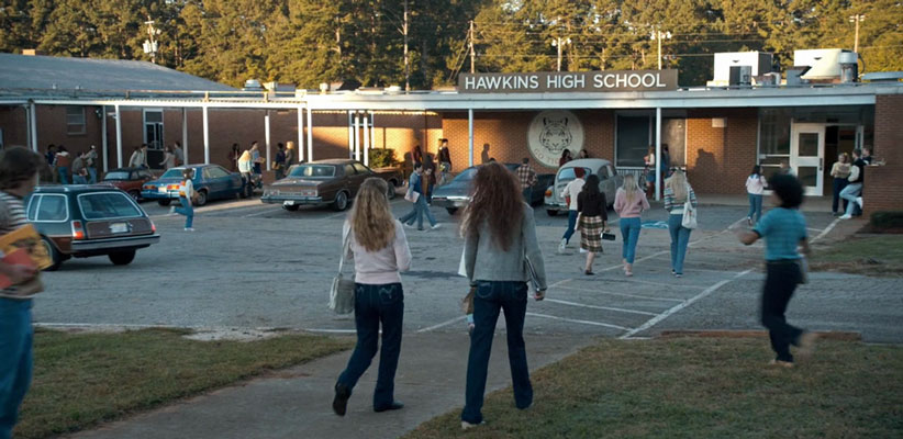 مدرسه‌ی هاوکینز در سریال «چیزهای عجیب»