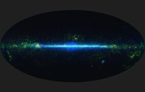 تصویر موزاییکی از کل آسمان ثبت شده در سال 2012 توسط فضاپیمای وایز