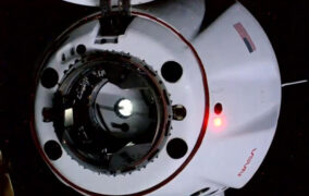 لحظه اتصال فضاپیمای کرو 5 به ایستگاه فضایی
