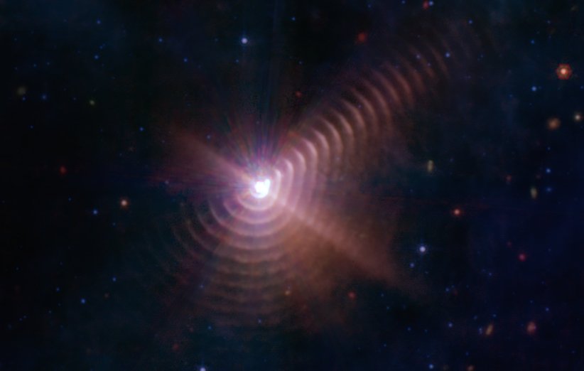 دایره های منظومه ستاره ای دابلیو آر 140 از نگاه جیمز وب
