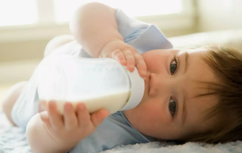 توجه به نوع سَری شیشه شیر نوزاد