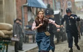 انولا هولمز