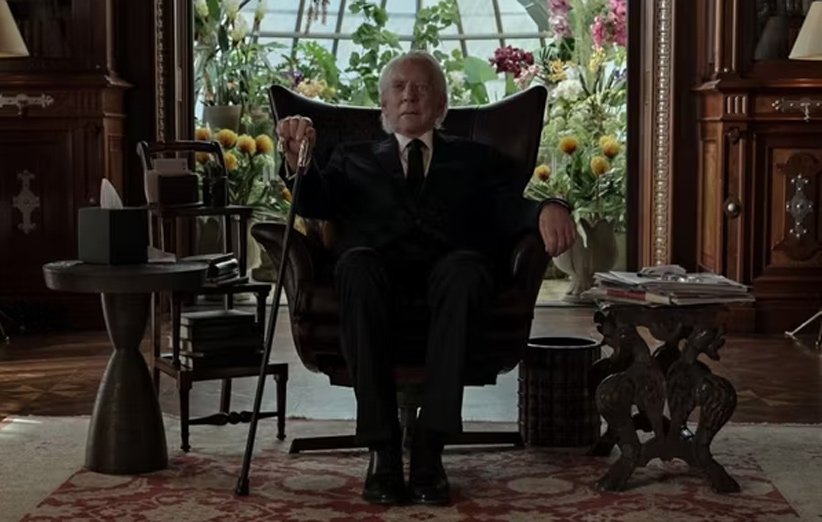 دونالد ساترلند در نمایی از فیلم تلفن آقای هریگان