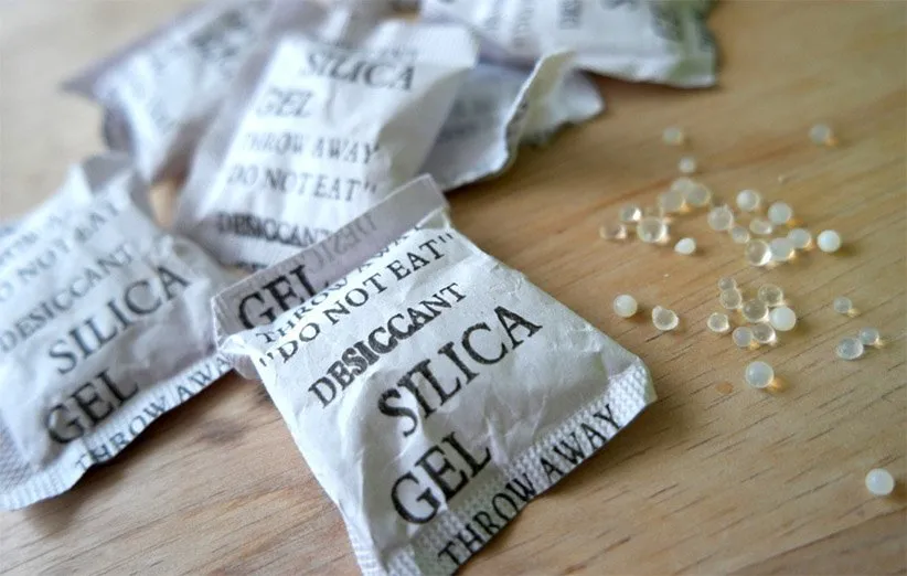 10 کاربرد بسته‌های کوچک سیلیکا ژل در خانه • دیجی‌کالا مگ