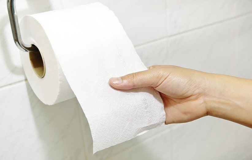 مشاهده‌ خون هنگام استفاده از دستمال توالت